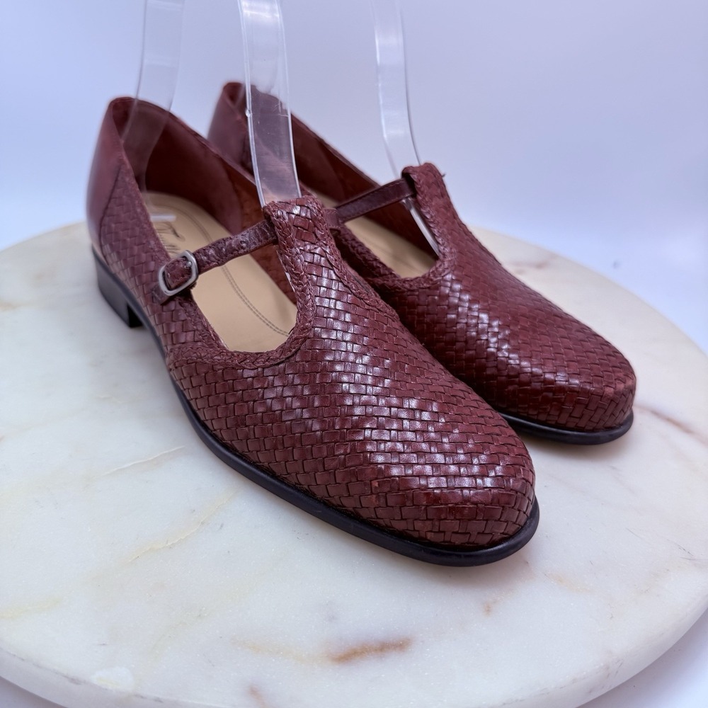 Women's Trotters Red Woven Mary Jane T Strap Flat Shoe Size 7